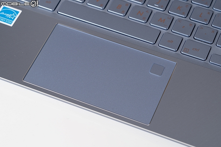 ASUS ZenBook S13 UX392 輕、薄、美三位一體！