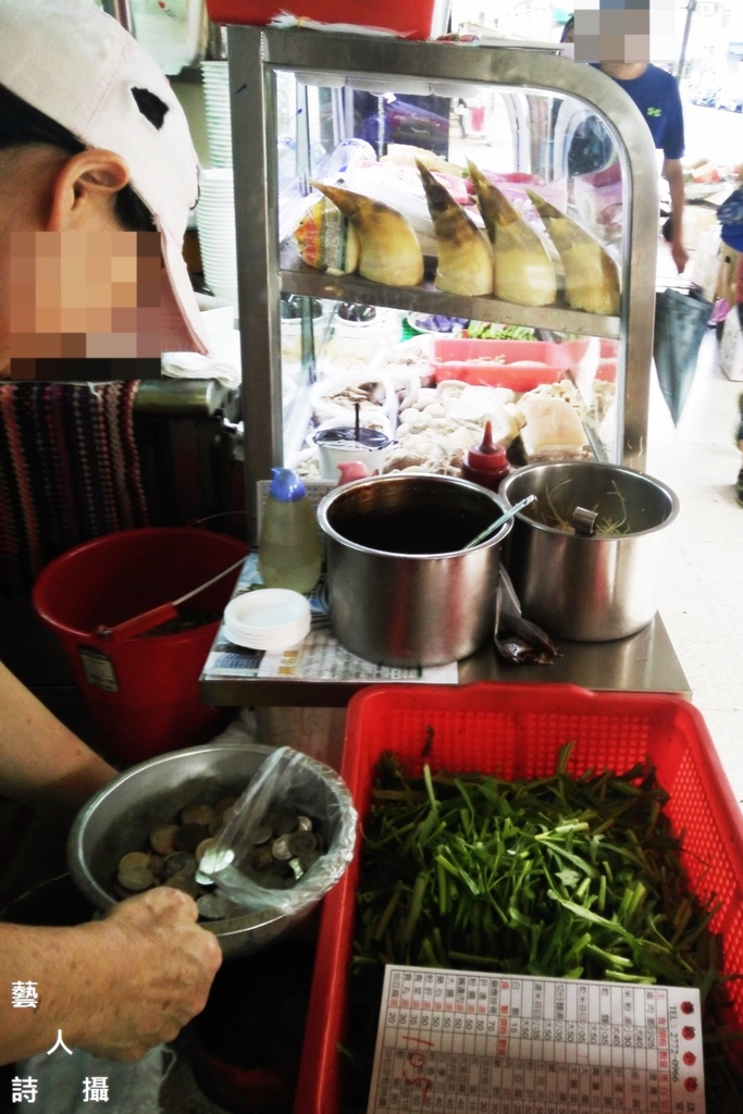 台北東區《216巷米粉湯/藥燉排骨/米苔目/黑白切/滷肉飯》