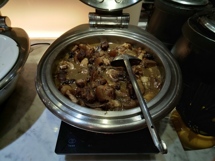 [食記] 新北市 三重 威仕頓牛排 — 真材實料又平價的牛排Buffet