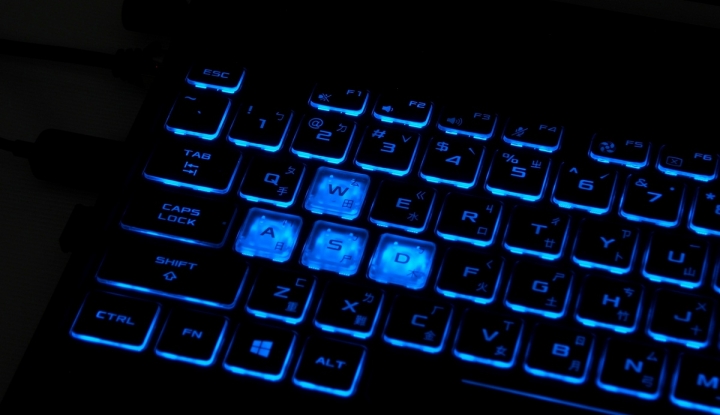 Ryzen 崛起 ASUS TUF GAMING FX505DU 電競筆電開箱