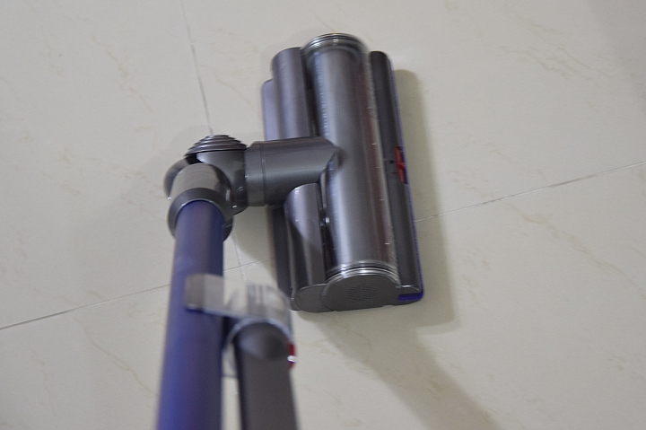 《Dyson V11™無線吸塵器》試用心得 好用 持久 家中清潔一次搞定