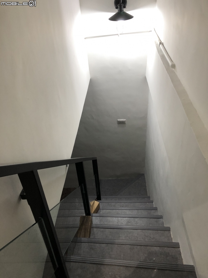 [開箱]創業夢想~成就達成!!自行創立我們的黑白灰簡約美髮店