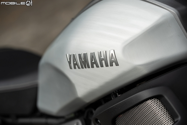 YAMAHA XSR700 試駕 迷人又不失運動性的新古典車款