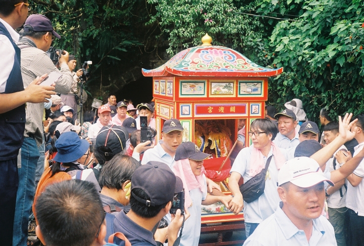 [Ricoh 500ST]沒有媽祖廟的九份迓媽祖[Kodak 400]