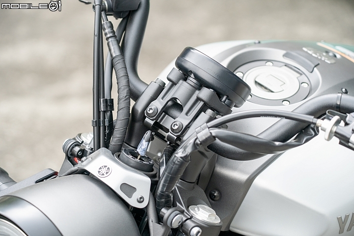 YAMAHA XSR700 試駕 迷人又不失運動性的新古典車款