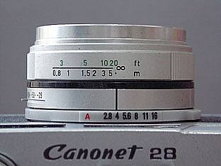輕便的Canonet 28 .