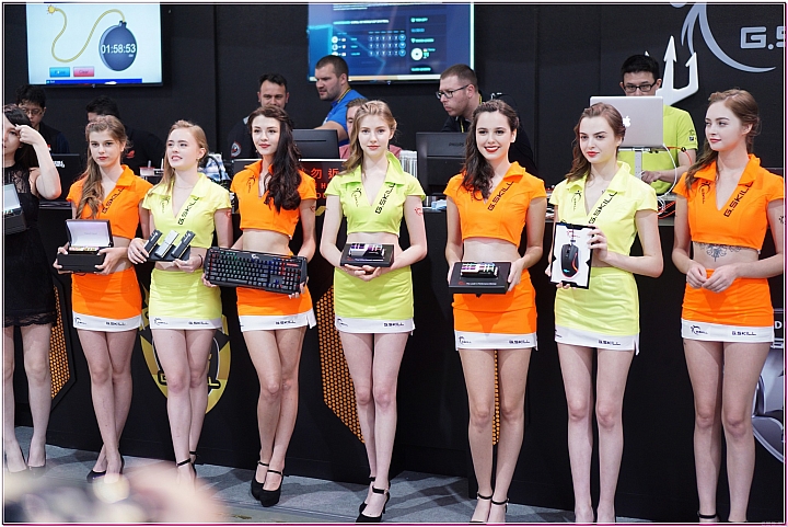 人肉搜索貓持續肉搜SG更新中!!【COMPUTEX 2019】Show Girl 趴兔!! P圖也要跟她圈在一起