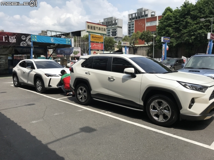 UX 大燈距離高度.出場胎壓 調整
