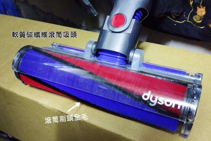 《Dyson V11™無線吸塵器》柚子多樂貓爺堂試用報告：看貓奴宅夫妻如何將貓毛、灰塵肆虐的老房子打掃乾淨