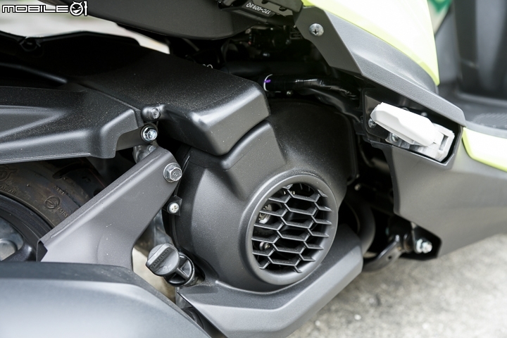 YAMAHA RS NEO v.s. GOGORO 2 Rumbler 正面對決 沒在怕的潮流大PK