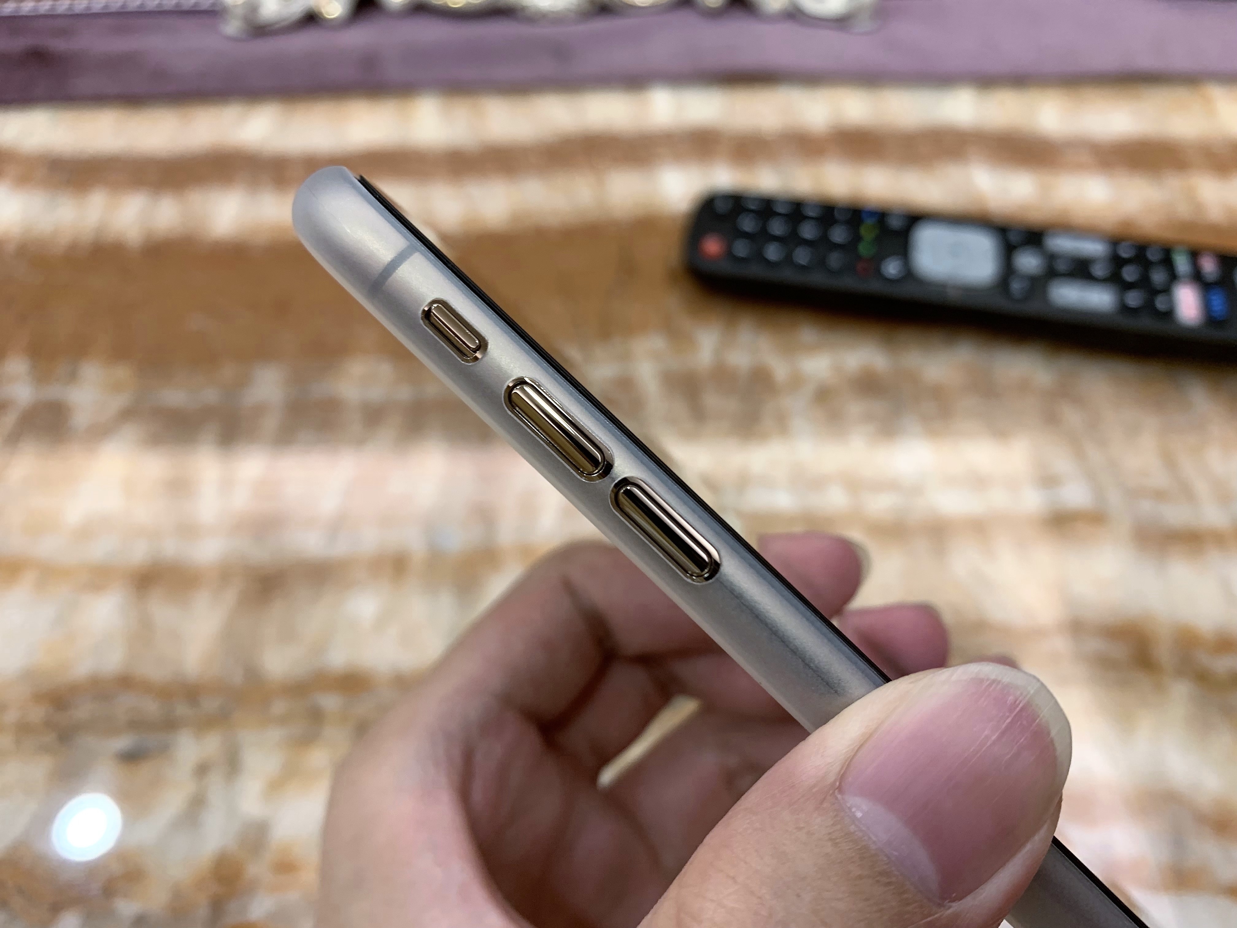 iPhone XS 四款超高CP值手機殼 & 實摔分享！！！