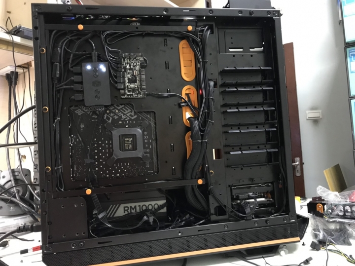 DARK BASE PRO 900 ORANGE rev. 2