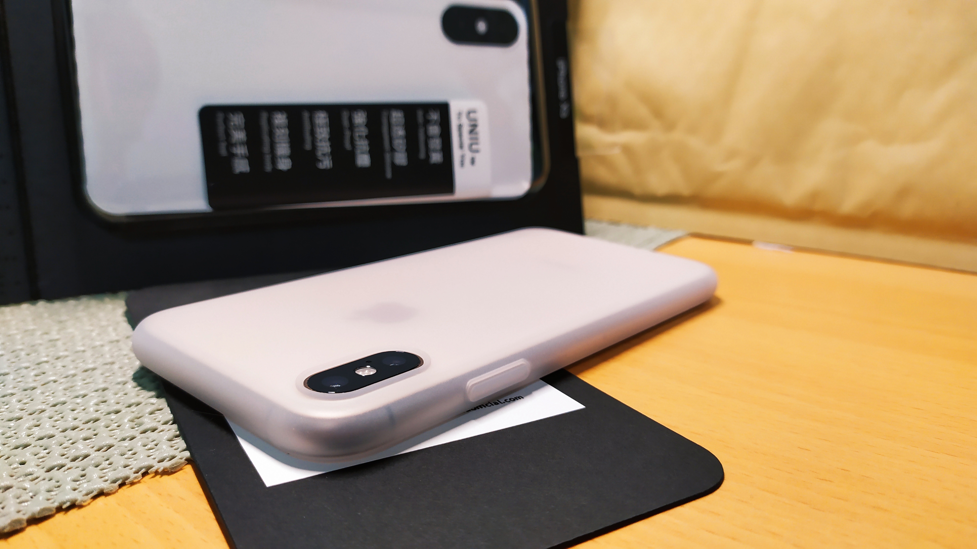iPhone XS｜UNIU｜透明矽膠殼-裝殼之後手機從來沒有這麼薄過
