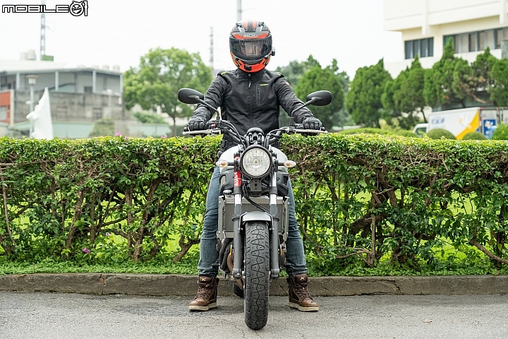YAMAHA XSR700 試駕 迷人又不失運動性的新古典車款