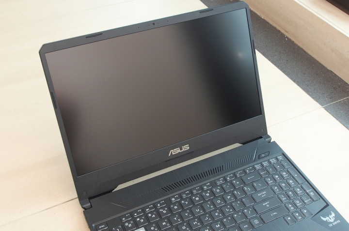 Ryzen 崛起 ASUS TUF GAMING FX505DU 電競筆電開箱
