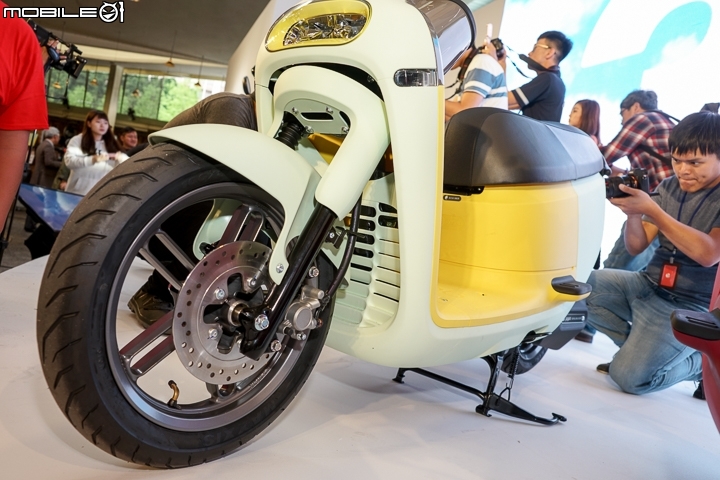 【採訪】Gogoro 3 真的來了!新想法、新材質、新科技 = 新國民代步車!