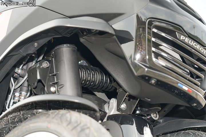 【採訪】三輪獅群來襲 PEUGEOT Metropolis 400 RX-R / 400 ALLURE 登台實拍介紹