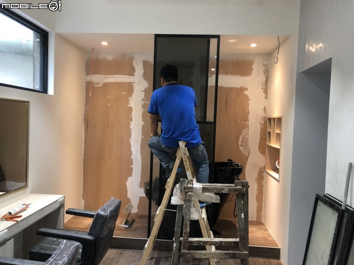[開箱]創業夢想~成就達成!!自行創立我們的黑白灰簡約美髮店