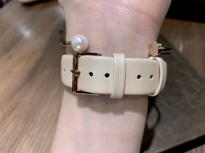 用手環搭錶還滿韓系氣質風