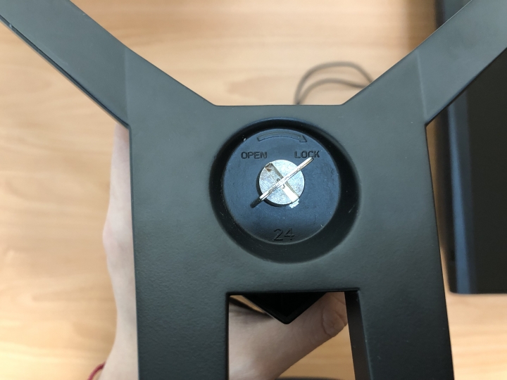 [簡單開箱]電競螢幕選擇? msi Oculux NXG251R 這台夠用嗎?