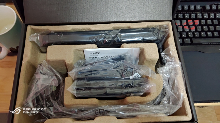 ROG RYUO 240一體式水冷（簡單開箱）
