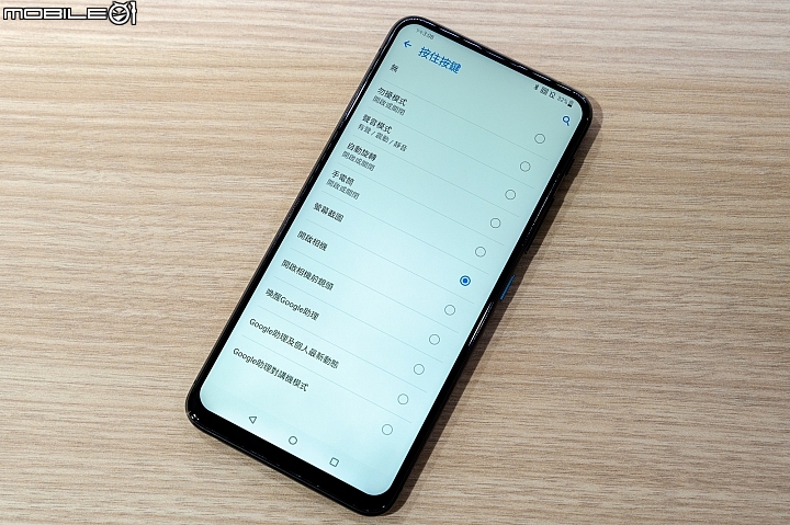 華碩ZenFone 6揭曉：旗艦混搭中階好料、驚喜處在翻轉雙鏡