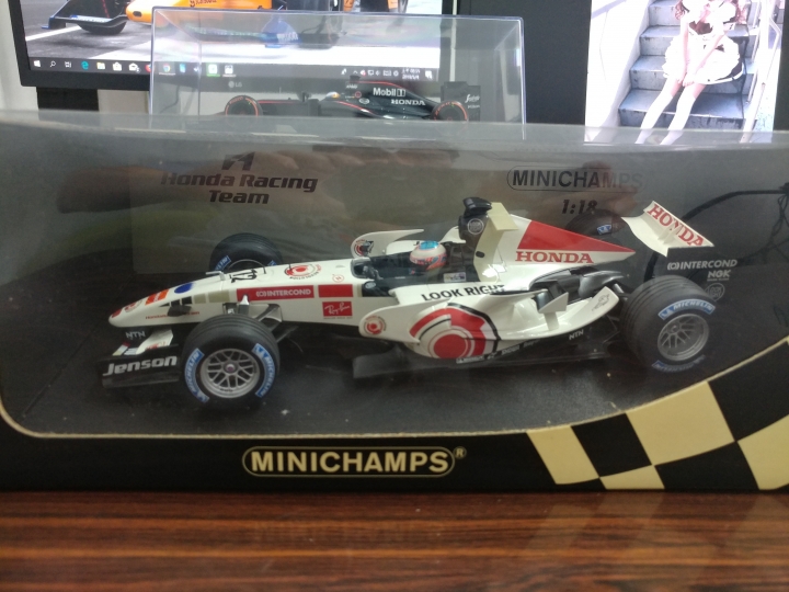 [開箱]MINICHAMPS 1/18 HONDA RA106 JENSON BUTTON