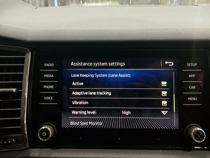 skoda kodiaq 車道偏離警示系統 含玻璃 安裝開箱
