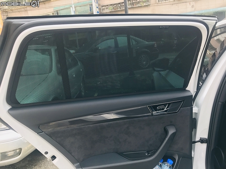 點我看大圖 猛禽Superb combi sportline 專屬遮陽簾及腳踏墊
