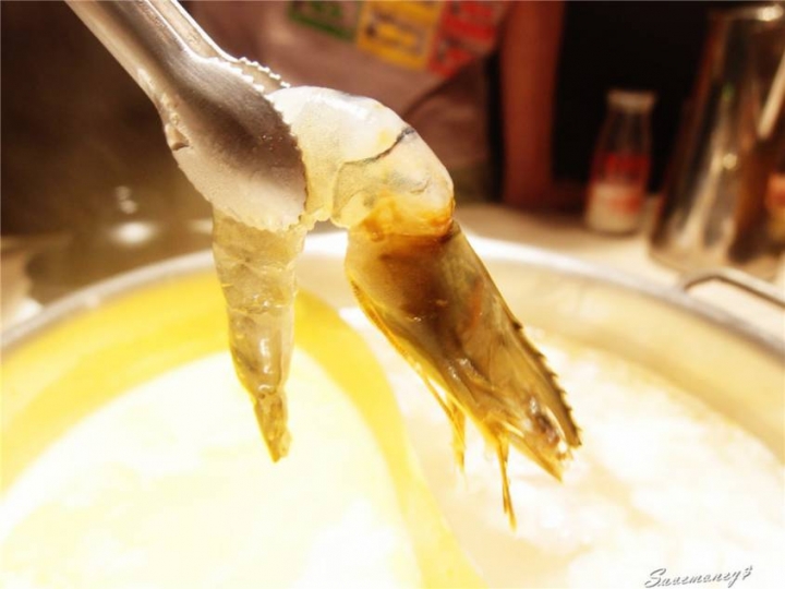 愛食鍋台中西屯店|熊熊泡湯鍋來囉,還有量身高送肉肉 - 達人Emily的播報台