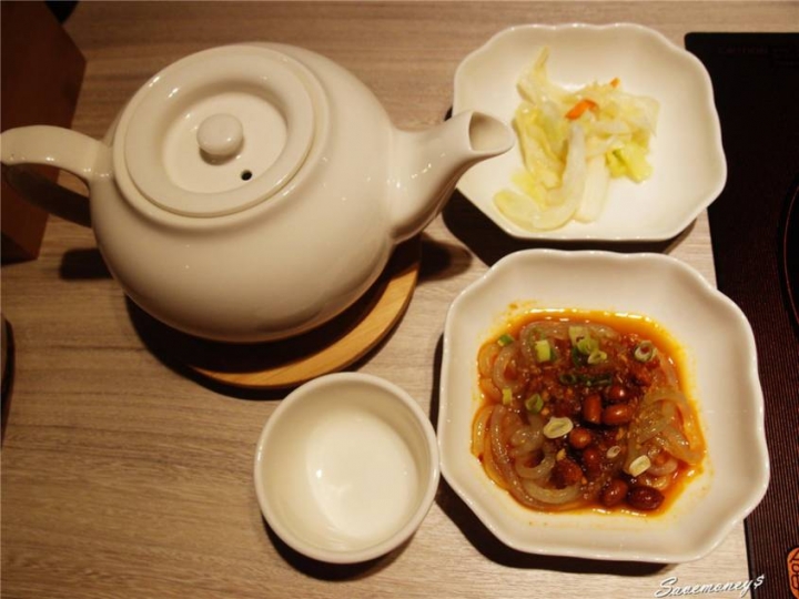 愛食鍋台中西屯店|熊熊泡湯鍋來囉,還有量身高送肉肉 - 達人Emily的播報台