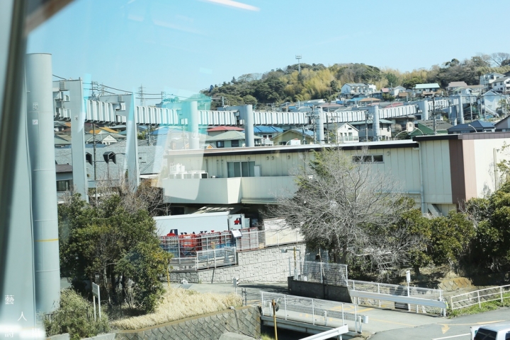從天空通往海邊的雲霄漫步.日本《湘南單軌電車》