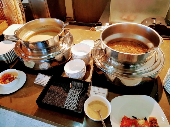 台北市信義區 [寒舍艾麗酒店 LA FARFALLA義式餐廳] 2019/3月換全新菜單 點主餐+半自助式吃到飽之高級精緻風義式料理 2019食記 重要節日聚餐好去處