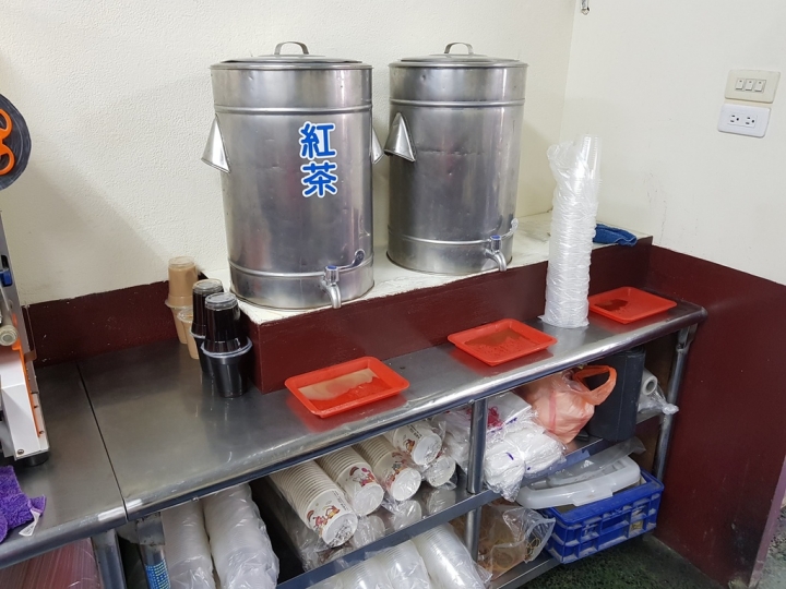 苗栗頭份上公園[鮮肉湯包] TVBS食尚玩家報導美食~湯包大顆又多汁~~葱花醬汁很有特色~搭配蛋花湯或其它湯都很美味呀! 2019食記