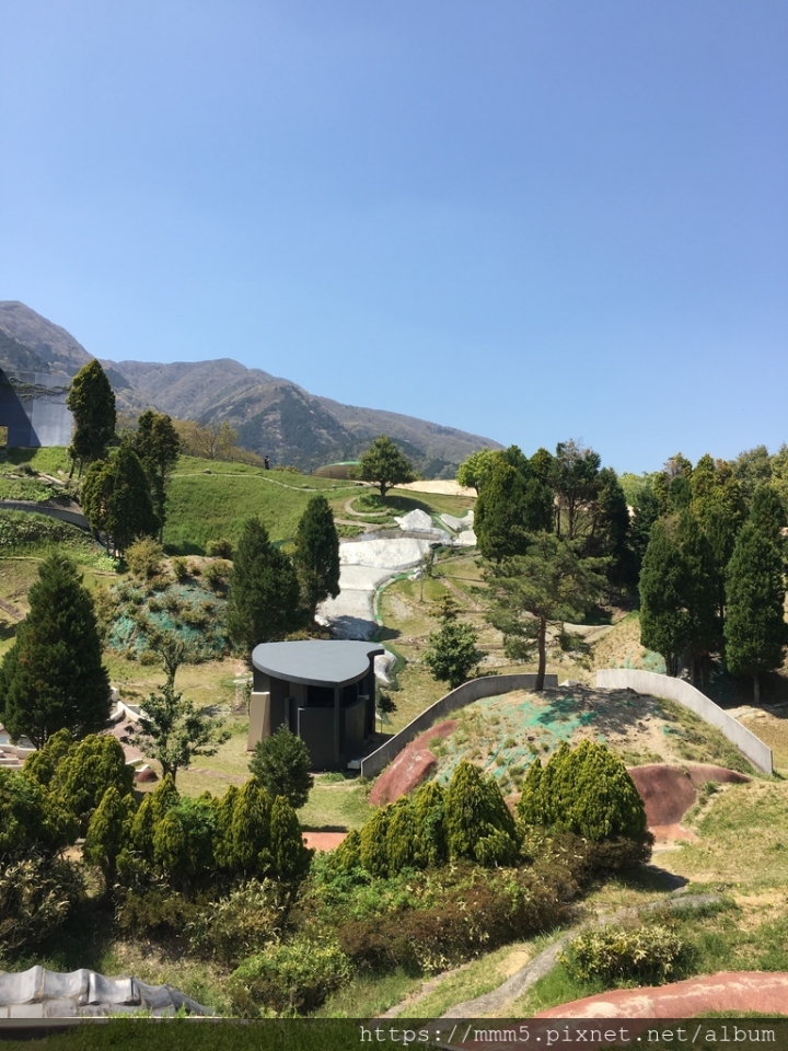 【玩】日本 岐阜 養老公園-養老天命反転地-好玩好拍的藝術天堂