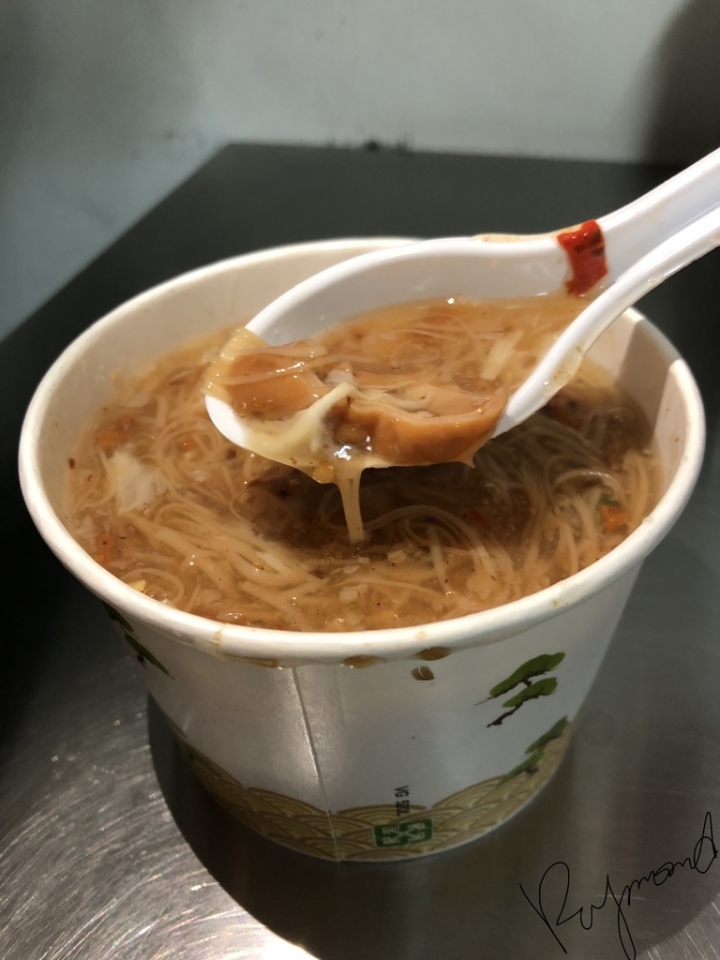 ＝台中美食＝  廣三sogo旁 麻辣麵線.香雞排.花枝丸 /  超人氣巷弄小吃  / 老闆，菜單全部來一份！