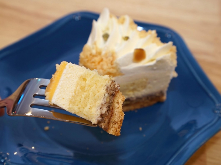 [食記] 新竹。吉十咖啡 肉桂捲 甜點 專業烘焙教室GODSPEED CAFÉ \x26 BAKERY。文青咖啡店+專業烘焙教室!點飲料只要再加49元就有超值早餐!下午茶聚餐推薦!
