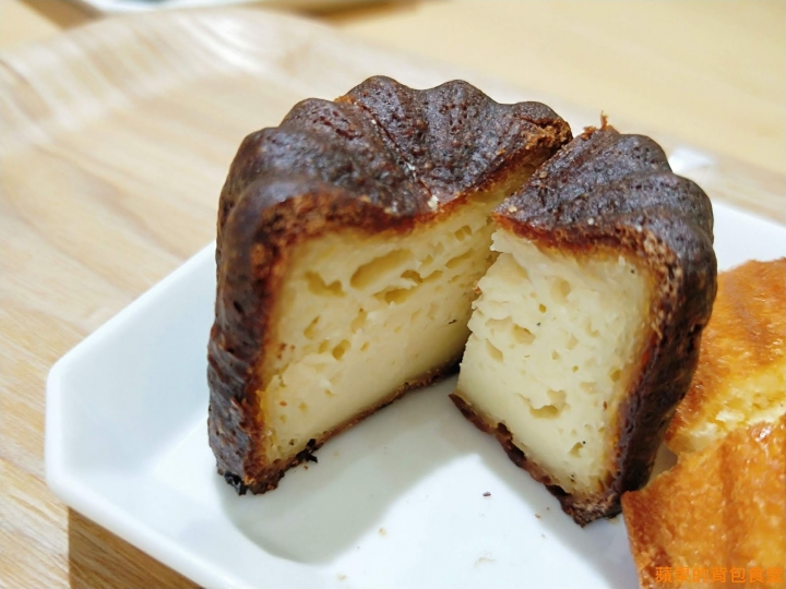 [食記] - 新竹東區 BONNE NUIT 晚安點心坊 隱身住宅區內的甜點 悠閒午後的小確幸 餅乾塔類蛋糕 甜螞蟻大饗宴 新竹美食 宅配美食 新竹伴手禮
