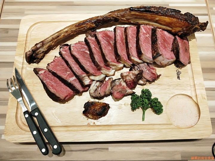 [食記] 新竹東區 - 鉄火牛排 TEKKA STEAK 頂級和牛 增肌減脂 大肌肌套餐 和牛咖哩 和牛滷肉飯 珍珠花生豆花自助吃到飽 關廟鐵板麵 初次遇見美味和牛橫膈膜 新竹美食