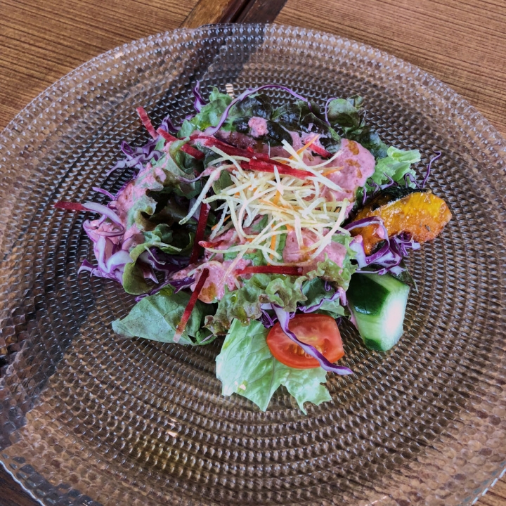 [ 沖繩中部 ‧ 恩納村．美食 ] 青洞浮潛完的新美食選擇 Cafe GOZZA，超人氣厚切炸豬排三明治