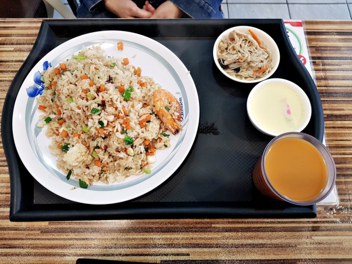 [泰國菜]苗栗頭份尚順廣場/日本城~泰food泰國料理~泰式炒飯 & 海鮮炒飯套餐 2019食記~