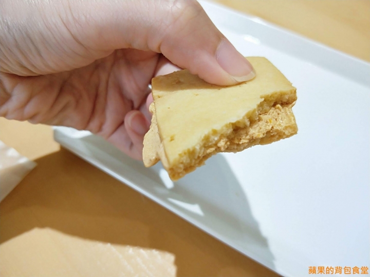 [食記] - 新竹東區 BONNE NUIT 晚安點心坊 隱身住宅區內的甜點 悠閒午後的小確幸 餅乾塔類蛋糕 甜螞蟻大饗宴 新竹美食 宅配美食 新竹伴手禮