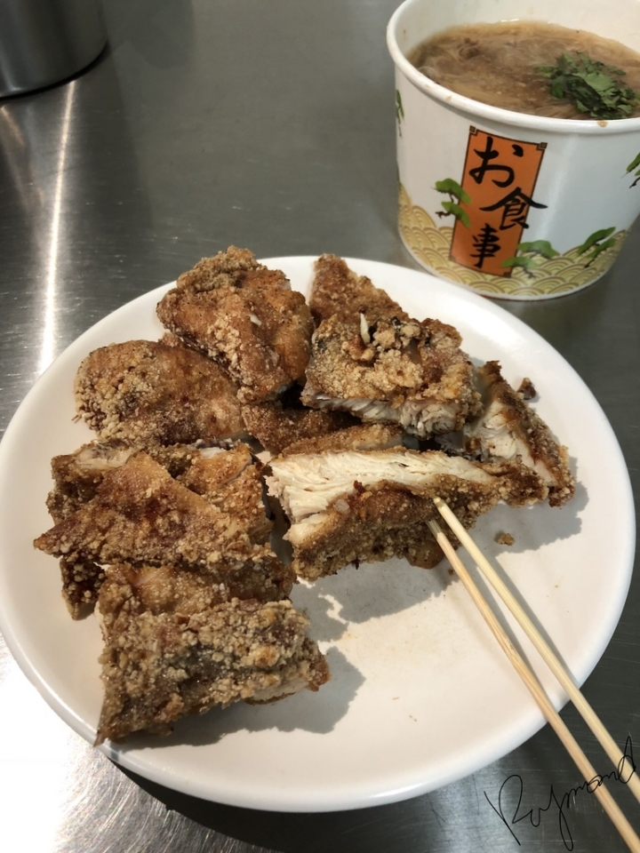 ＝台中美食＝  廣三sogo旁 麻辣麵線.香雞排.花枝丸 /  超人氣巷弄小吃  / 老闆，菜單全部來一份！
