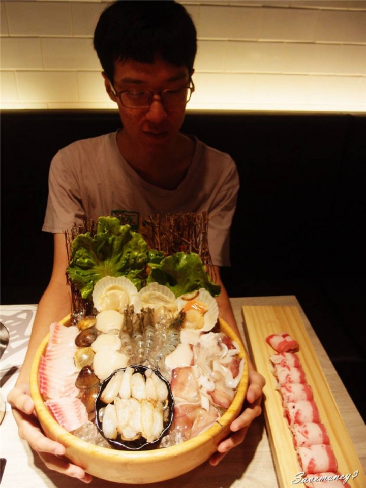 愛食鍋台中西屯店|熊熊泡湯鍋來囉,還有量身高送肉肉 - 達人Emily的播報台