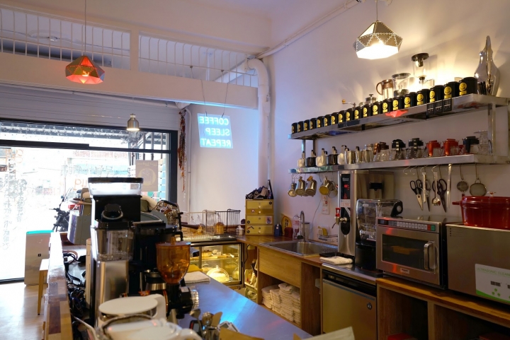 [食記] 新竹。吉十咖啡 肉桂捲 甜點 專業烘焙教室GODSPEED CAFÉ \x26 BAKERY。文青咖啡店+專業烘焙教室!點飲料只要再加49元就有超值早餐!下午茶聚餐推薦!