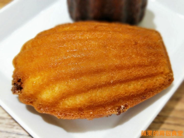 [食記] - 新竹東區 BONNE NUIT 晚安點心坊 隱身住宅區內的甜點 悠閒午後的小確幸 餅乾塔類蛋糕 甜螞蟻大饗宴 新竹美食 宅配美食 新竹伴手禮