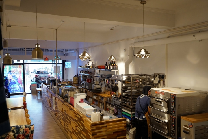 [食記] 新竹。吉十咖啡 肉桂捲 甜點 專業烘焙教室GODSPEED CAFÉ \x26 BAKERY。文青咖啡店+專業烘焙教室!點飲料只要再加49元就有超值早餐!下午茶聚餐推薦!