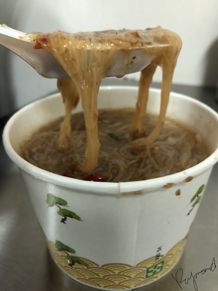 ＝台中美食＝  廣三sogo旁 麻辣麵線.香雞排.花枝丸 /  超人氣巷弄小吃  / 老闆，菜單全部來一份！