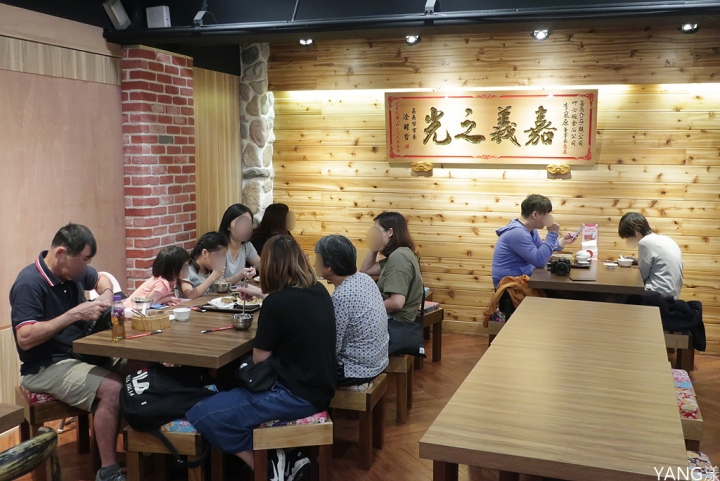 【永康街】呷七碗食堂永康店，傳統美食組成套餐，豐盛有如一個人的辦桌