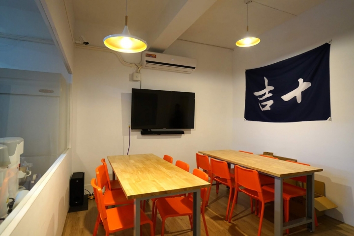 [食記] 新竹。吉十咖啡 肉桂捲 甜點 專業烘焙教室GODSPEED CAFÉ \x26 BAKERY。文青咖啡店+專業烘焙教室!點飲料只要再加49元就有超值早餐!下午茶聚餐推薦!